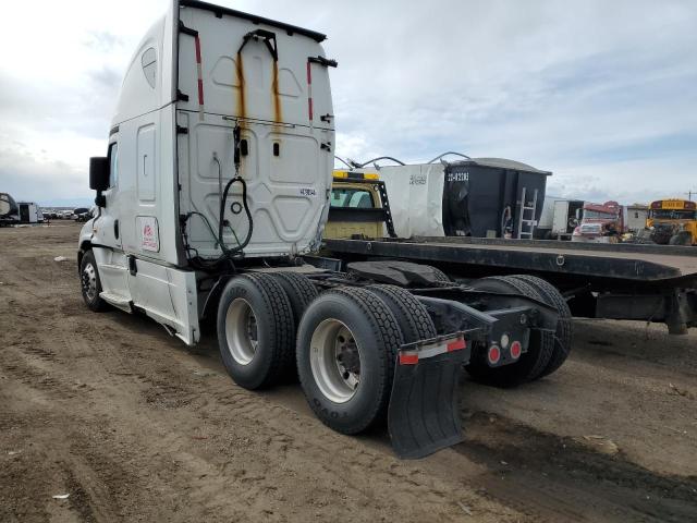 3AKJGLDR7JSHR0892 - 2018 FREIGHTLINER CASCADIA 1 WHITE photo 3