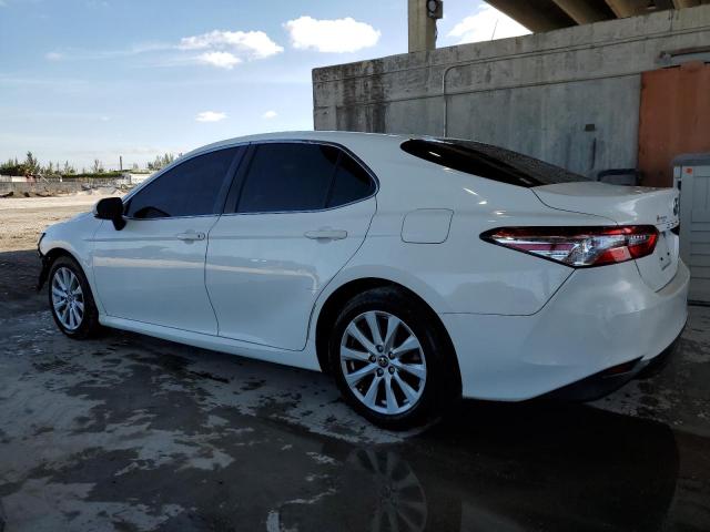 JTNB11HK3J3016142 - 2018 TOYOTA CAMRY L WHITE photo 2