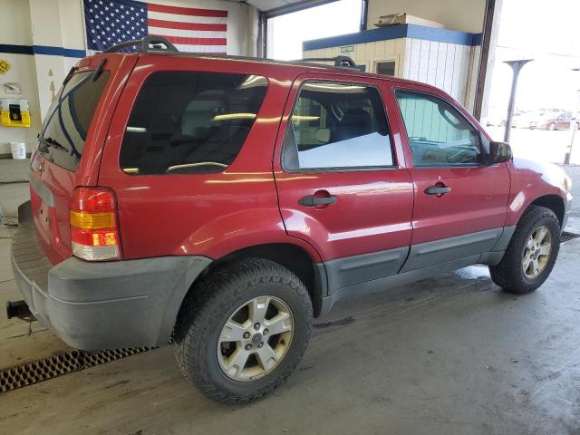 1FMCU93175KA97652 - 2005 FORD ESCAPE XLT RED photo 3