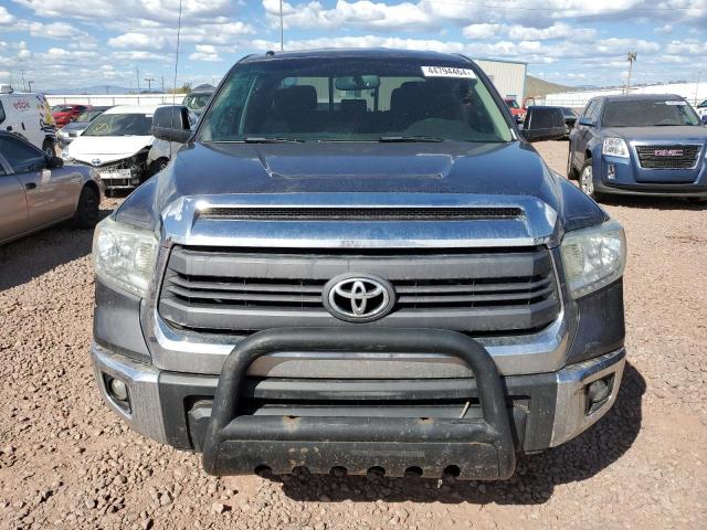 5TFUW5F17EX403128 - 2014 TOYOTA TUNDRA DOUBLE CAB SR/SR5 GRAY photo 5