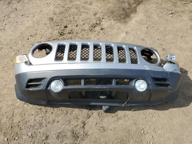 1C4NJRFB2FD376457 - 2015 JEEP PATRIOT LATITUDE SILVER photo 12