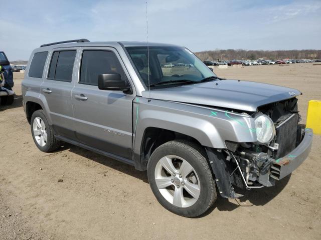 1C4NJRFB2FD376457 - 2015 JEEP PATRIOT LATITUDE SILVER photo 4