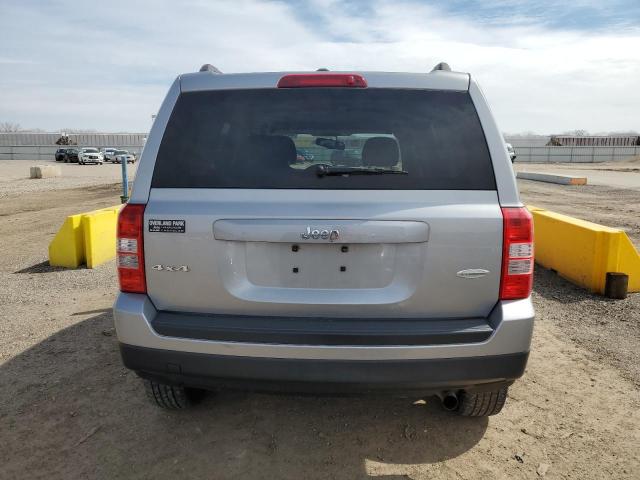 1C4NJRFB2FD376457 - 2015 JEEP PATRIOT LATITUDE SILVER photo 6