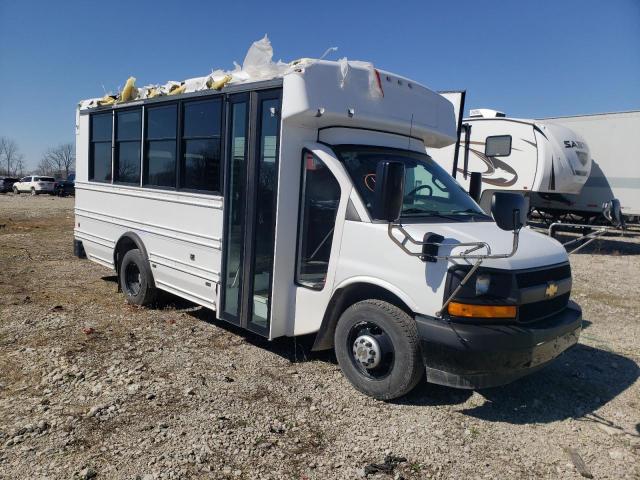 1GB3GRBG8H1349179 - 2017 CHEVROLET EXPRESS G3 WHITE photo 4