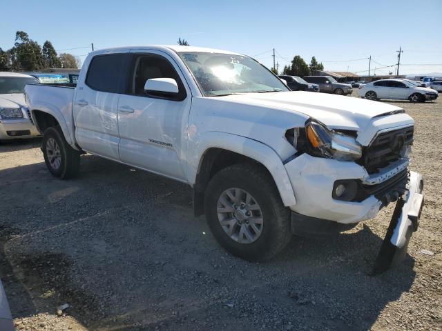 3TMAZ5CN5JM077511 - 2018 TOYOTA TACOMA DOUBLE CAB WHITE photo 4