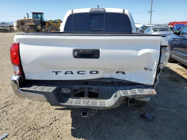 3TMAZ5CN5JM077511 - 2018 TOYOTA TACOMA DOUBLE CAB WHITE photo 6