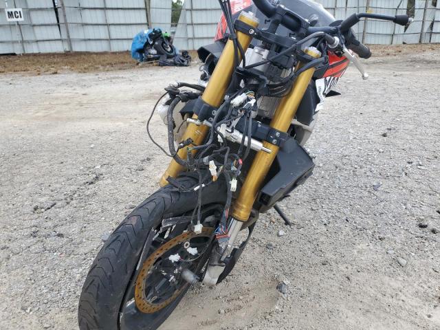 ZD4KGU009JS000746 - 2018 APRILIA TUONO V4 A BLACK photo 9