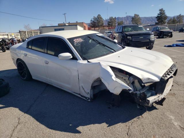 2C3CDXBG8DH533854 - 2013 DODGE CHARGER SE WHITE photo 4