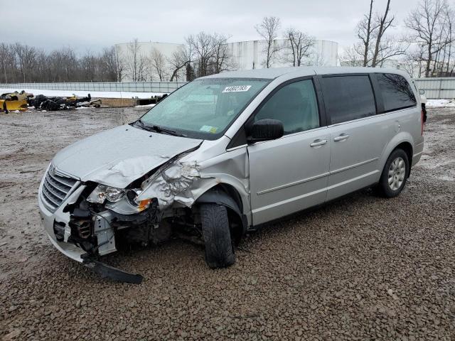 2A4RR4DE2AR104436 - 2010 CHRYSLER TOWN & COU LX SILVER photo 1