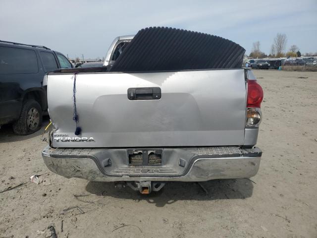 5TFRV54107X013051 - 2007 TOYOTA TUNDRA DOUBLE CAB SR5 SILVER photo 6