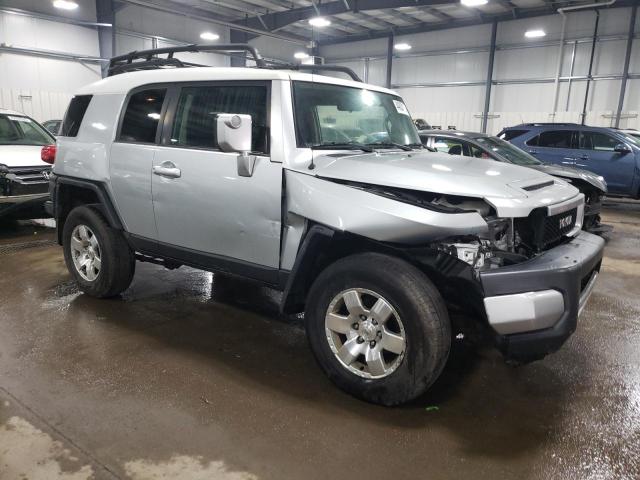 JTEBU11F170061708 - 2007 TOYOTA FJ CRUISER SILVER photo 4