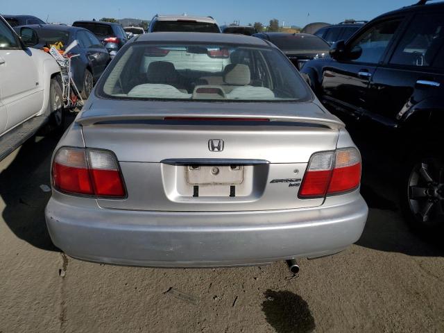 1HGCD563XVA141449 - 1997 HONDA ACCORD LX SILVER photo 6