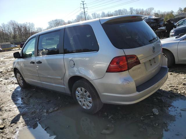 2V4RW4DG3BR739995 - 2011 VOLKSWAGEN ROUTAN S SILVER photo 2