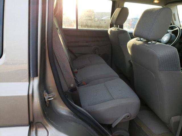 1J8HG48N86C246817 - 2006 JEEP COMMANDER 米色 照片 10