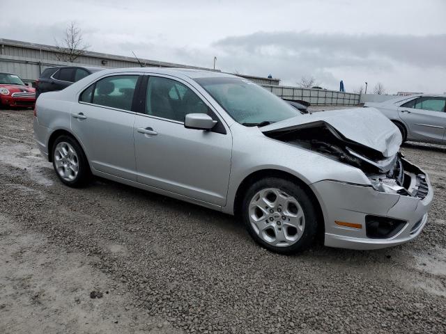 3FAHP0HAXBR217561 - 2011 FORD FUSION SE SILVER photo 4