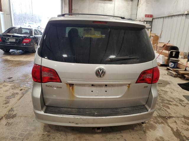 2V8HW34119R542981 - 2009 VOLKSWAGEN ROUTAN SE SILVER photo 6