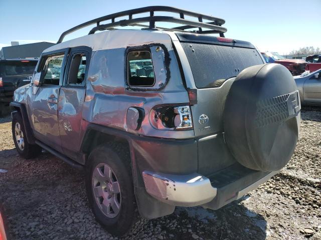 JTEBU4BF5AK070424 - 2010 TOYOTA FJ CRUISER SILVER photo 2