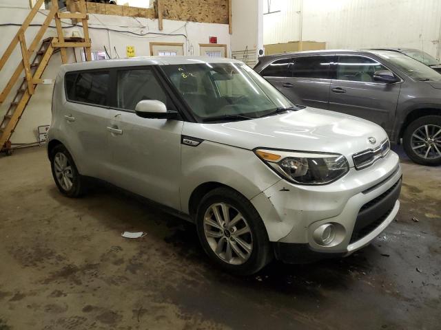 KNDJP3A53J7508841 - 2018 KIA SOUL + SILVER photo 4