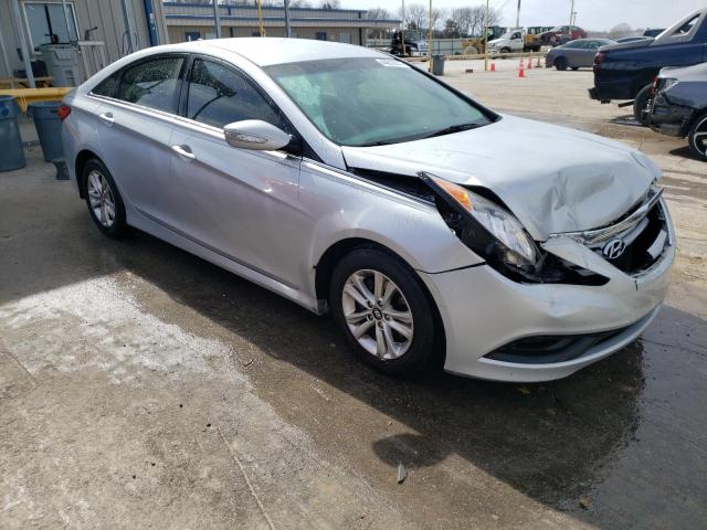 5NPEB4AC2EH911019 - 2014 HYUNDAI SONATA GLS SILVER photo 4