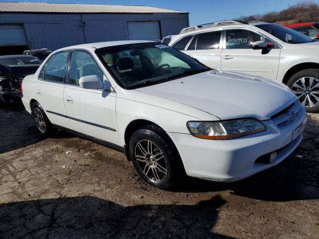 1HGCG5648XA028554 - 1999 HONDA ACCORD LX WHITE photo 4