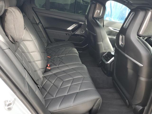 WBY53EJ02PCM90599 - 2023 BMW I7 XDRIVE60 Grau Foto 10