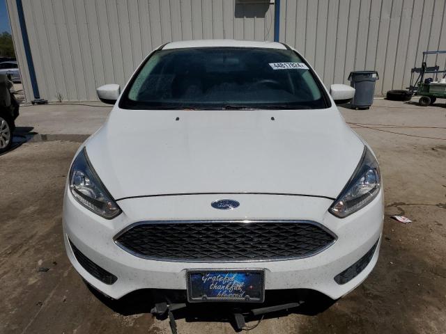 1FADP3K24JL243135 - 2018 FORD FOCUS SE WHITE photo 5