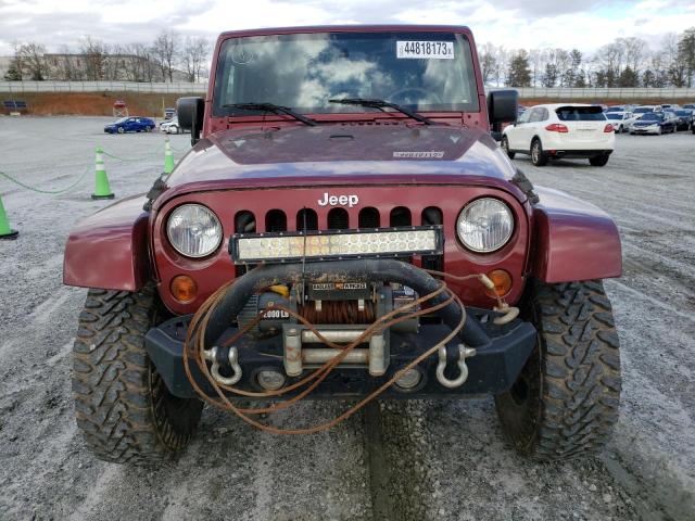 1J4FA54118L644845 - 2008 JEEP WRANGLER SAHARA BURGUNDY photo 5