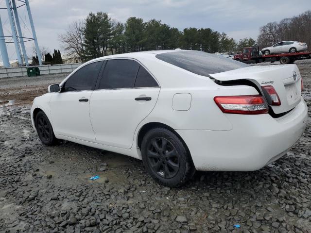 4T1BF3EK0BU622382 - 2011 TOYOTA CAMRY BASE WHITE photo 2