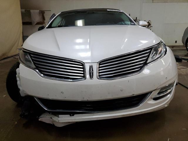 3LN6L2JK9FR624185 - 2015 LINCOLN MKZ WHITE photo 5