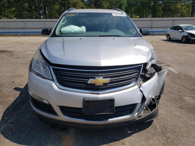 1GNKRFED5HJ274255 - 2017 CHEVROLET TRAVERSE LS SILVER photo 5