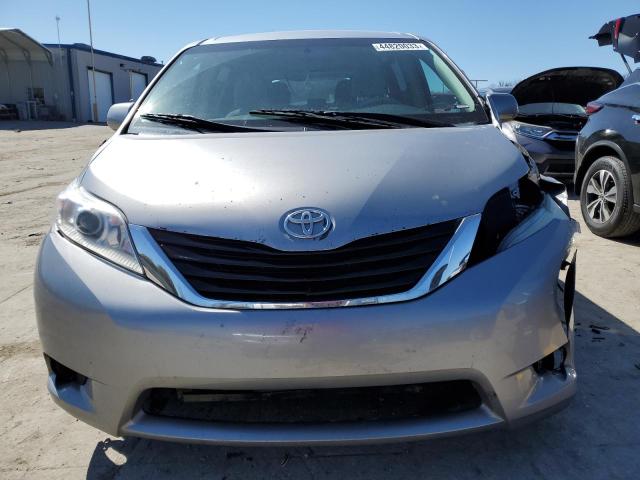 5TDKK3DC7ES470944 - 2014 TOYOTA SIENNA LE SILVER photo 5