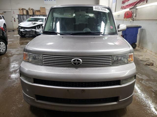 JTLKT334X64080431 - 2006 TOYOTA SCION XB SILVER photo 5