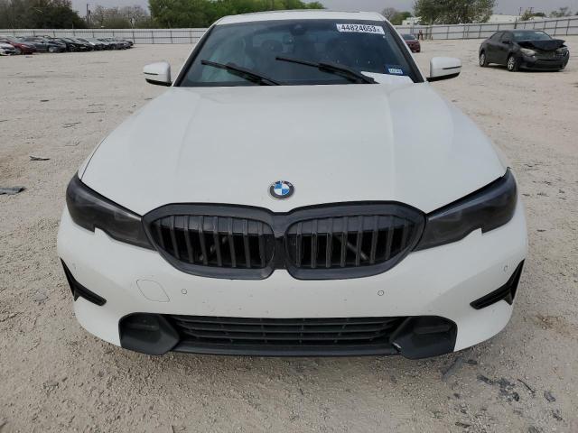 WBA5R1C5XKFH03291 - 2019 BMW 330I WHITE photo 5