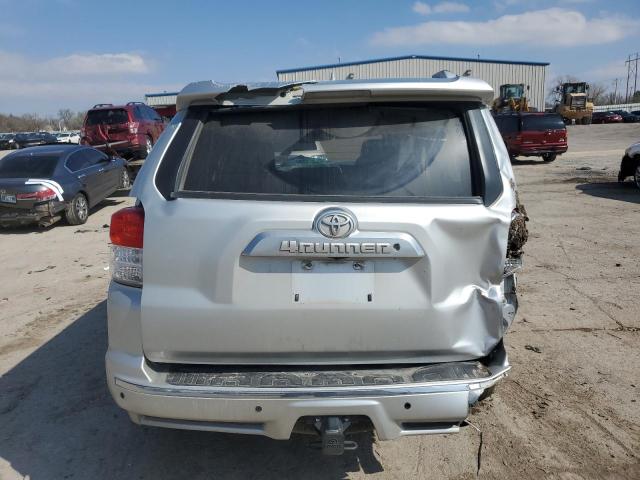 JTEZU5JR8B5024697 - 2011 TOYOTA 4RUNNER SR5 SILVER photo 6