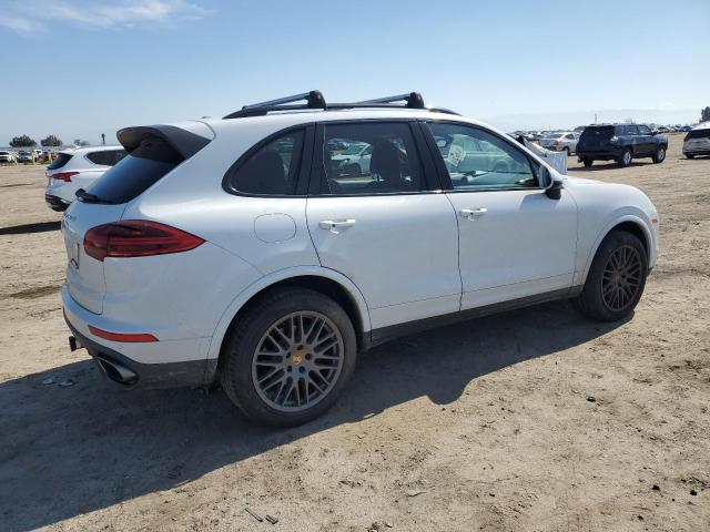 WP1AA2A23HKA85721 - 2017 PORSCHE CAYENNE WHITE photo 3