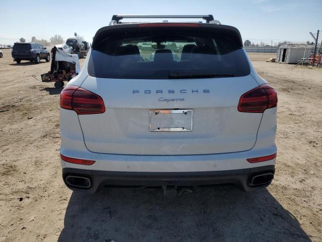 WP1AA2A23HKA85721 - 2017 PORSCHE CAYENNE WHITE photo 6