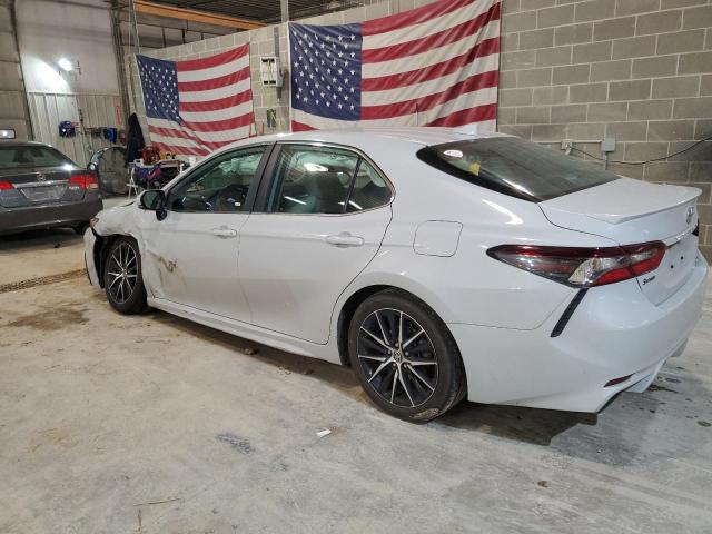 4T1T11BK4RU108993 - 2024 TOYOTA CAMRY SE NIGHT SHADE WHITE photo 2