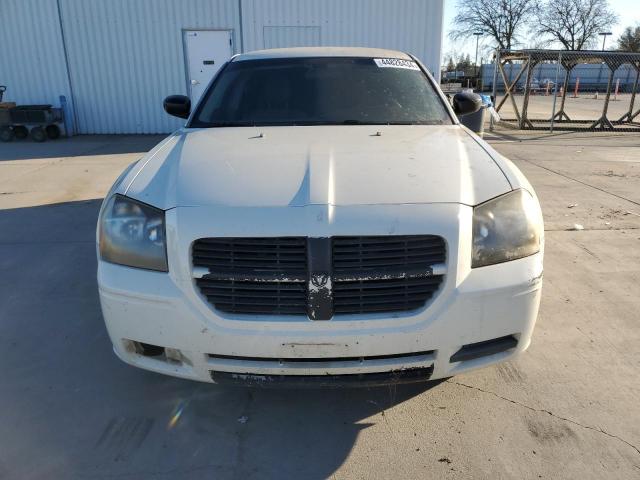 2D4FV48V65H622160 - 2005 DODGE MAGNUM SXT WHITE photo 5