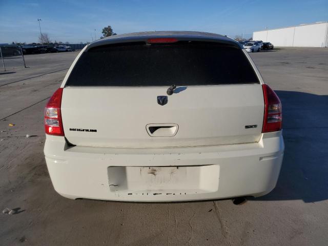 2D4FV48V65H622160 - 2005 DODGE MAGNUM SXT WHITE photo 6