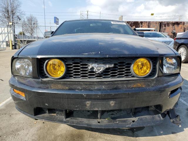 1ZVFT82H265194641 - 2006 FORD MUSTANG GT BLACK photo 5