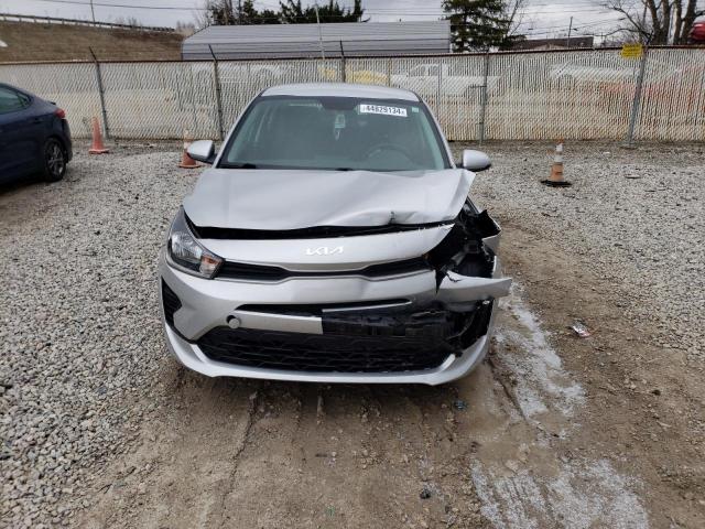 3KPA24AD7NE449665 - 2022 KIA RIO LX SILVER photo 5