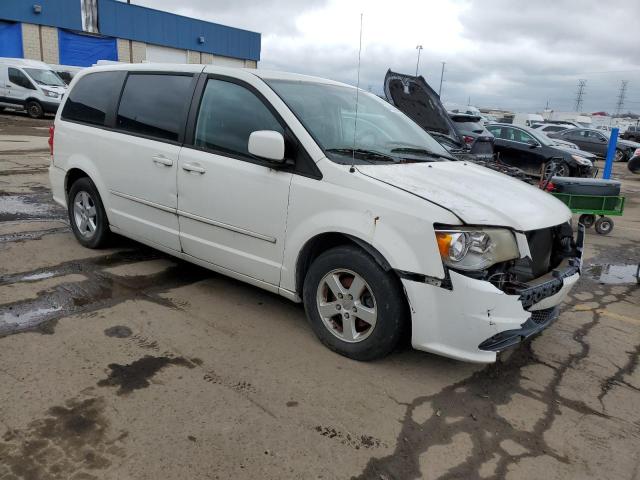 2D4RN3DG8BR640647 - 2011 DODGE GRAND CARA MAINSTREET WHITE photo 4