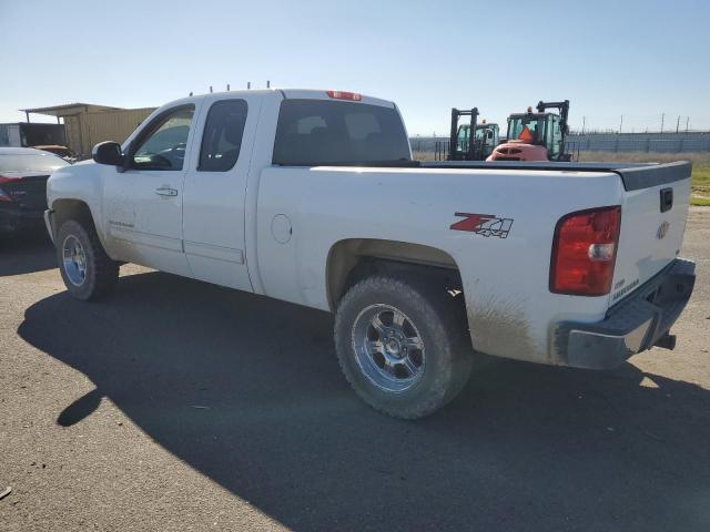 1GCRKTE35BZ229133 - 2011 CHEVROLET SILVERADO K1500 LTZ WHITE photo 2