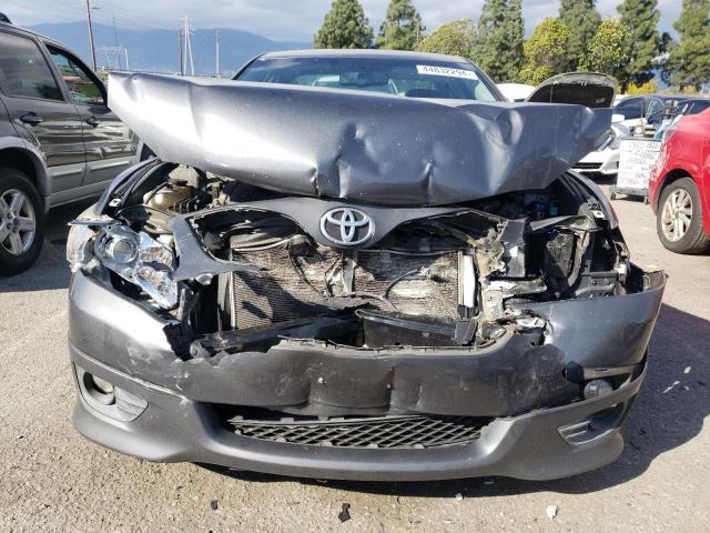 4T1BF3EK1BU631303 - 2011 TOYOTA CAMRY BASE GRAY photo 5