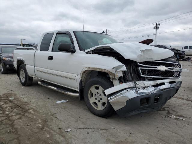 1GCEC19Z67Z123005 - 2007 CHEVROLET SILVERADO C1500 CLASSIC WHITE photo 4