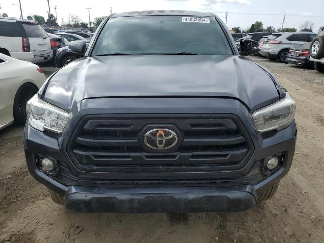 3TMAZ5CN4HM036393 - 2017 TOYOTA TACOMA DOUBLE CAB GRAY photo 5