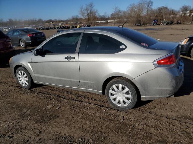 1FAHP32N58W231306 - 2008 FORD FOCUS S/SE SILVER photo 2