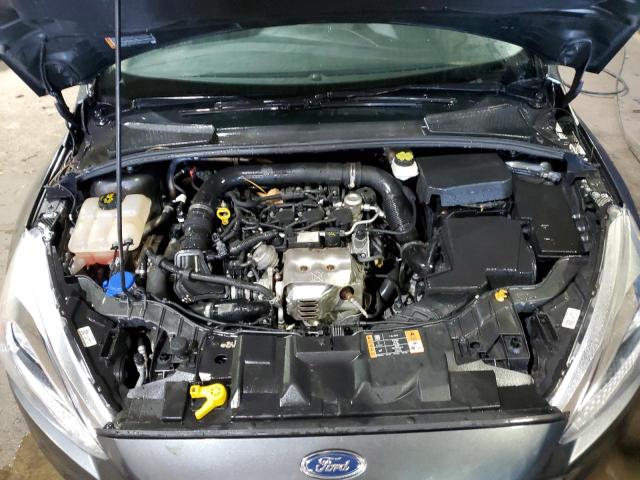 1FADP3FE2JL228945 - 2018 FORD FOCUS SE GRAY photo 11