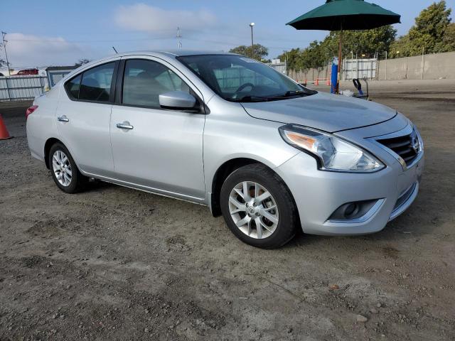 3N1CN7AP1HL840759 - 2017 NISSAN VERSA S SILVER photo 4