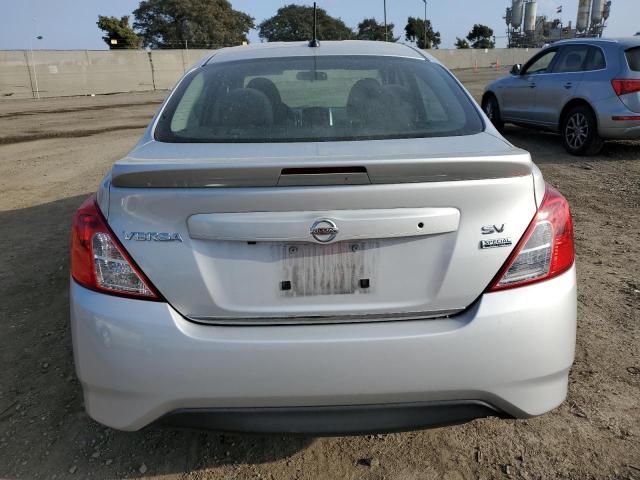 3N1CN7AP1HL840759 - 2017 NISSAN VERSA S SILVER photo 6